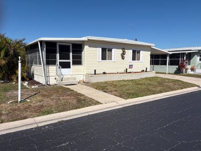 Bradenton, FL Mobile Home for Sale located at 38 Harvest St Terra Palm